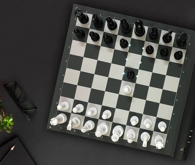 Cyber Game Chess Set With Chessboard PC Game Chess Pieces -  Denmark